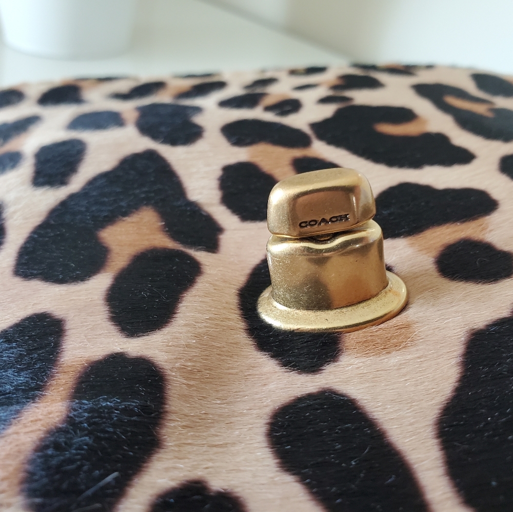 Coach Page 27 with Leopard print - Picture 11 of 17